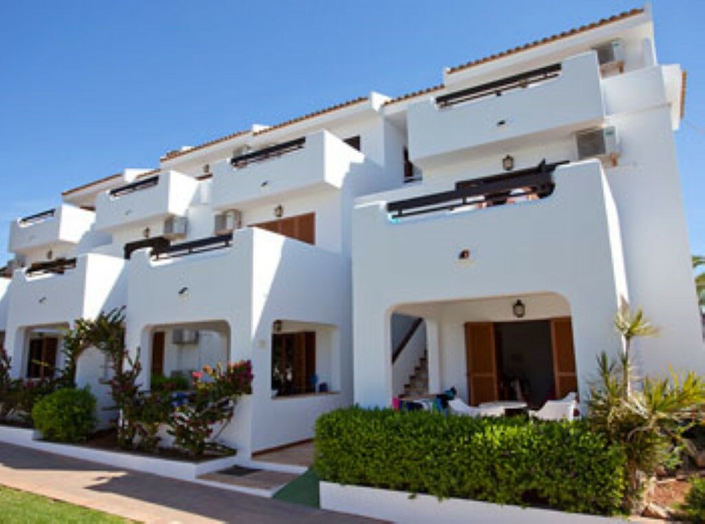 Apartamentos Cristina Villas Кала-Мільор Екстер'єр фото